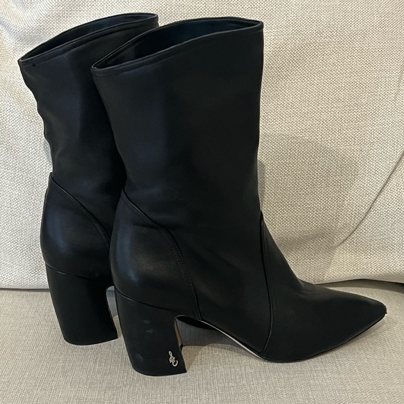 Sam Edelman Soft Black Leather Block Heel Boot in a Size 9 - Picture 2 of 3